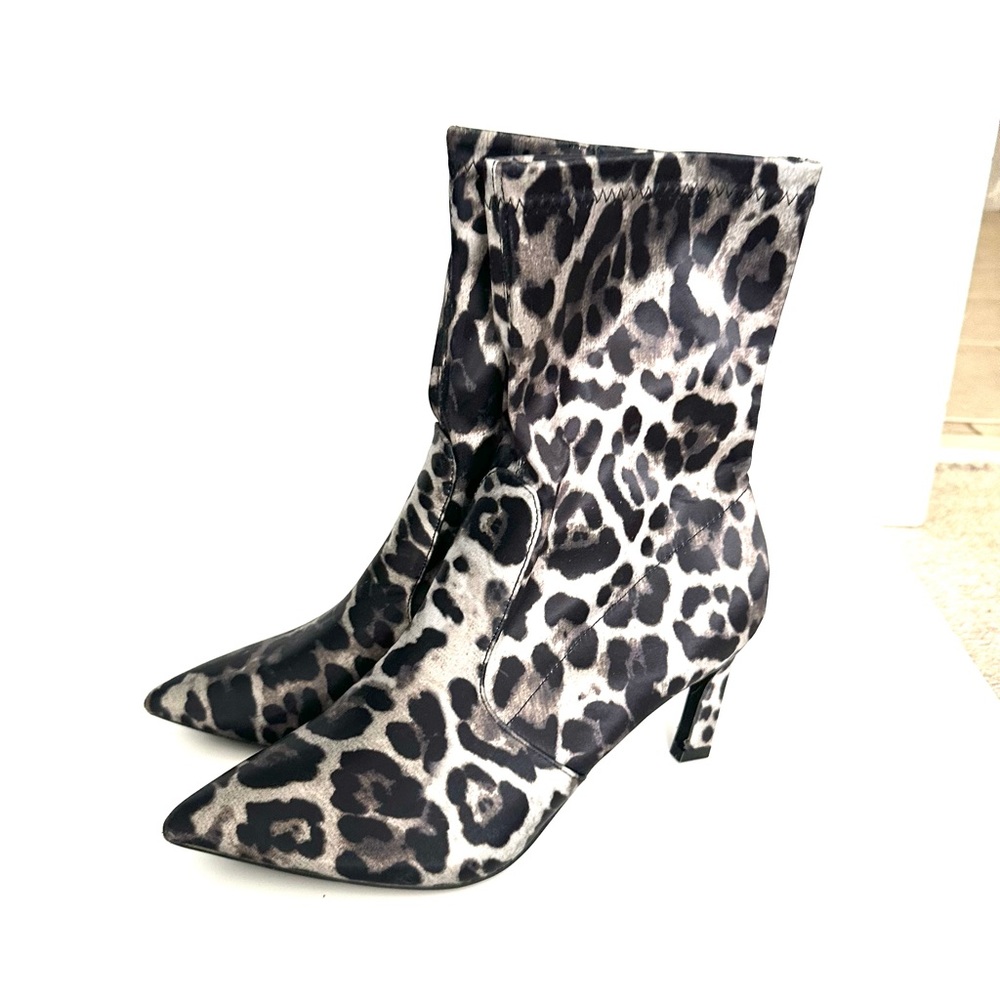Olivia Miller heel printed boots- size 8